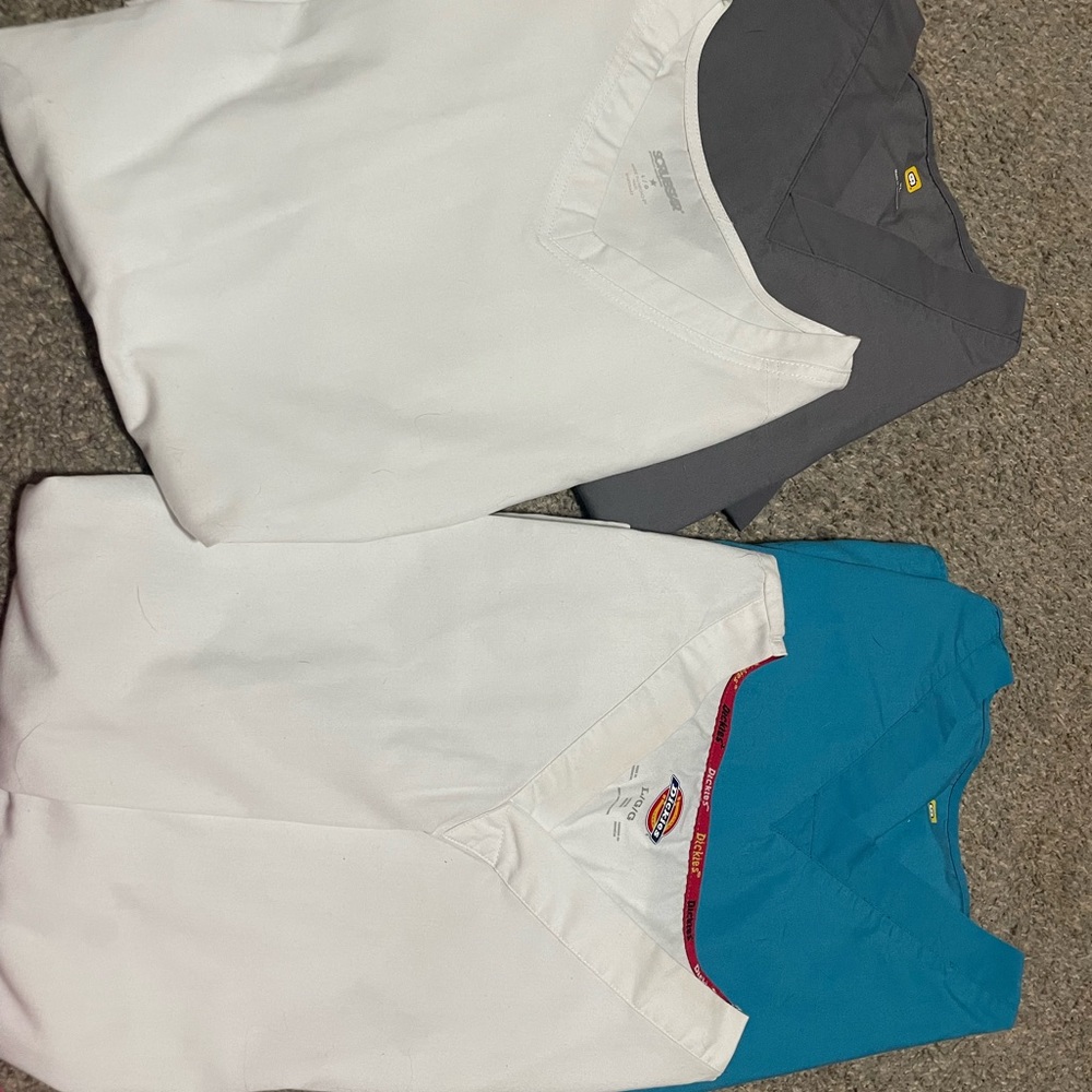 4 Unisex Scrub Tops